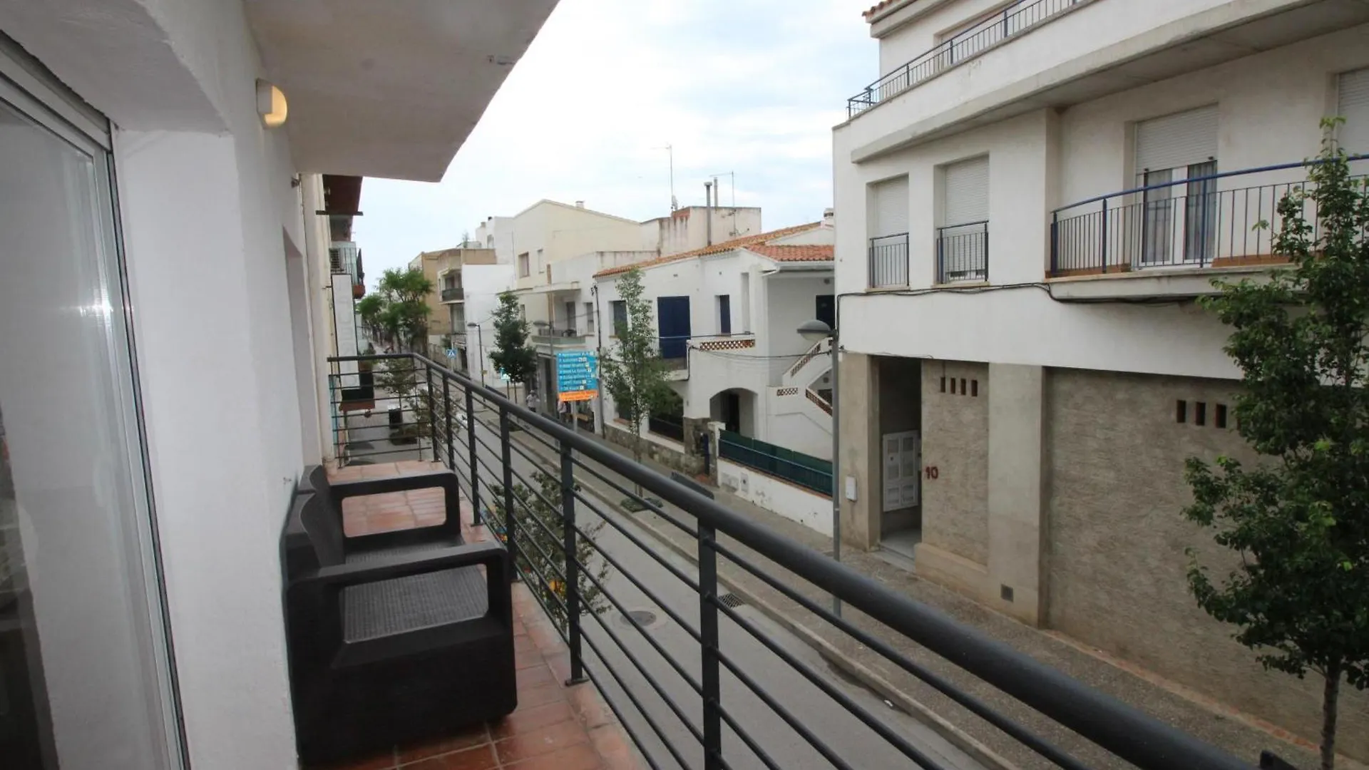 Apartamento Moderno Y Renovado A 50M De La Playa En Llanca, Con 3 Habitaciones Y Balcon - Es-228-68 0*, Llanca Spain