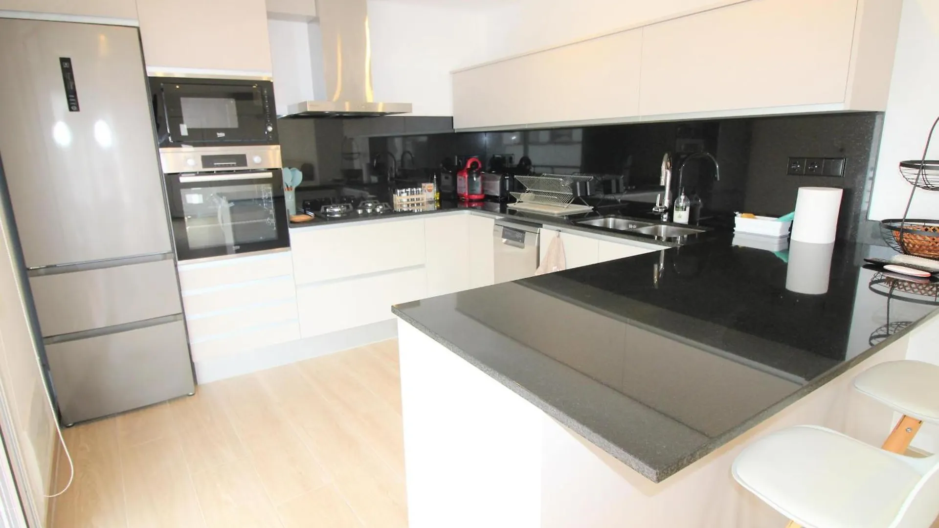Apartamento Moderno Y Renovado A 50M De La Playa En Llanca, Con 3 Habitaciones Y Balcon - Es-228-68 Apartment