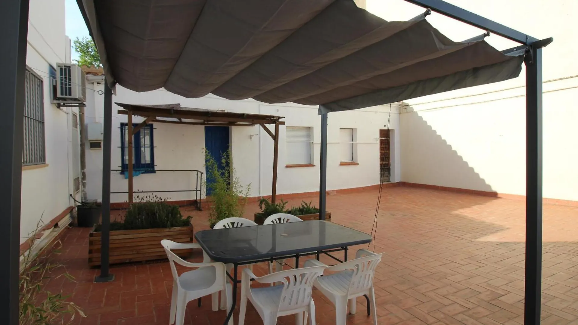 Apartment Apartamento Moderno Y Renovado A 50M De La Playa En Llanca, Con 3 Habitaciones Y Balcon - Es-228-68